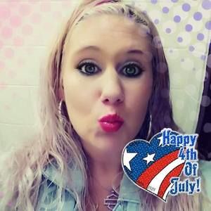 Meet your Posher, Angie